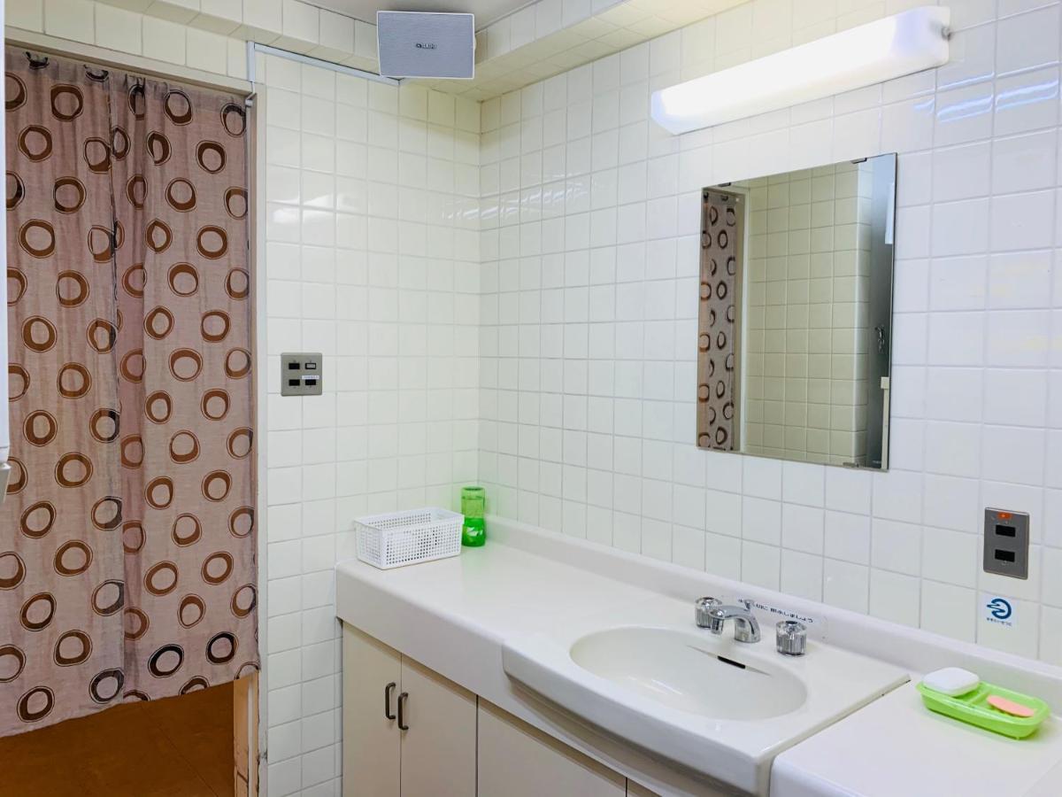 Guesthouse Shiawase Eki Фукуока Экстерьер фото