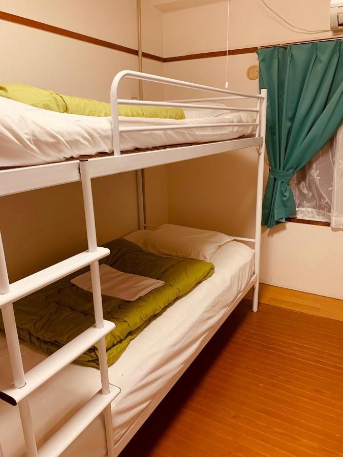 Guesthouse Shiawase Eki Фукуока Экстерьер фото