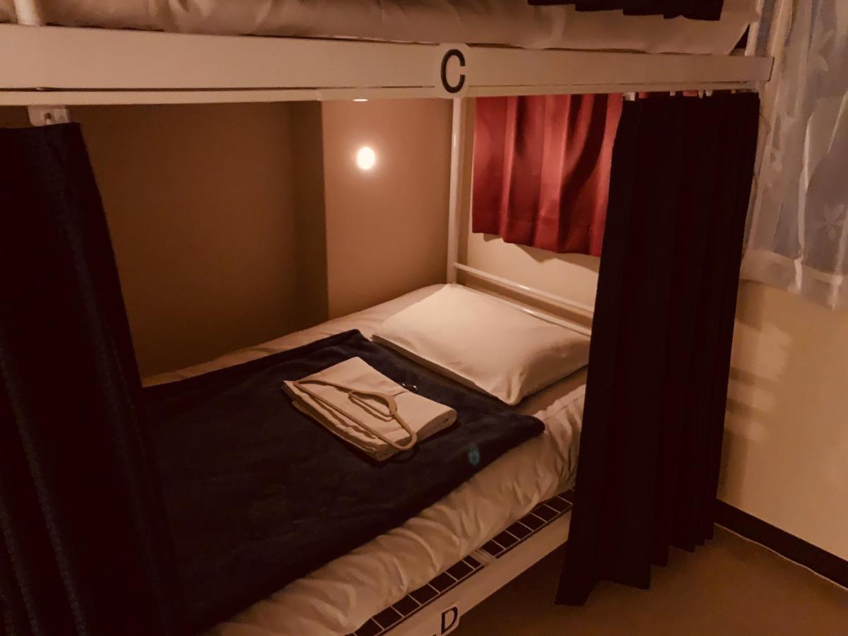 Guesthouse Shiawase Eki Фукуока Экстерьер фото